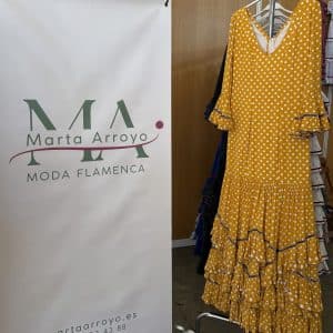 Traje de Flamenca Modelo Cruz. Mostaza con Lunares Blancos